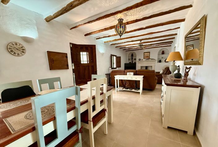 Image No.14-3 Bed Farmhouse for sale