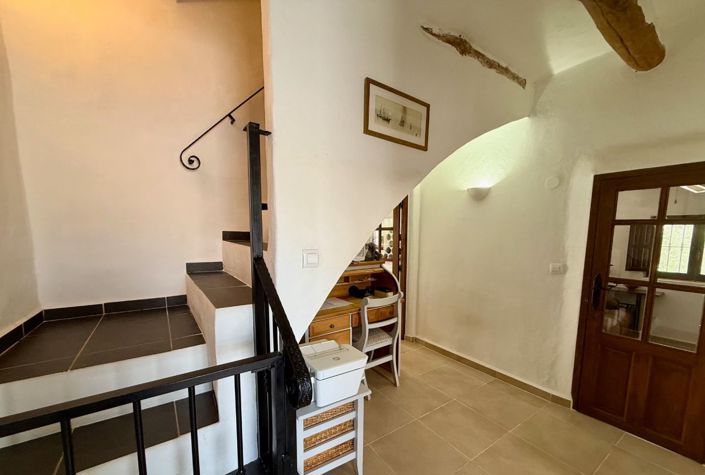 Image No.16-3 Bed Farmhouse for sale