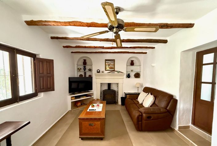 Image No.2-3 Bed Farmhouse for sale