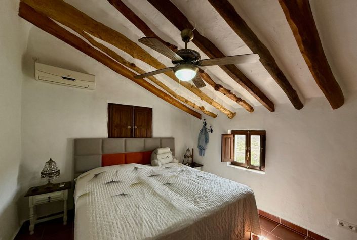 Image No.26-3 Bed Farmhouse for sale