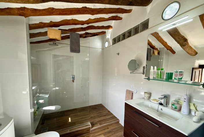 Image No.27-3 Bed Farmhouse for sale