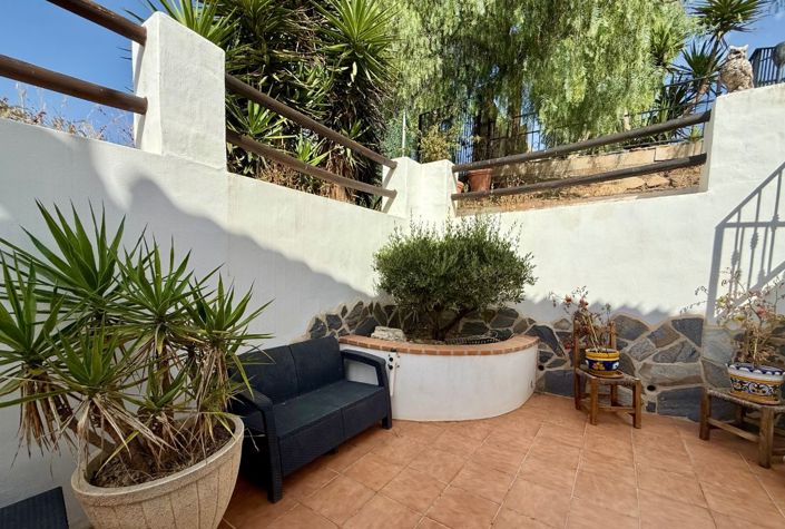 Image No.32-3 Bed Farmhouse for sale