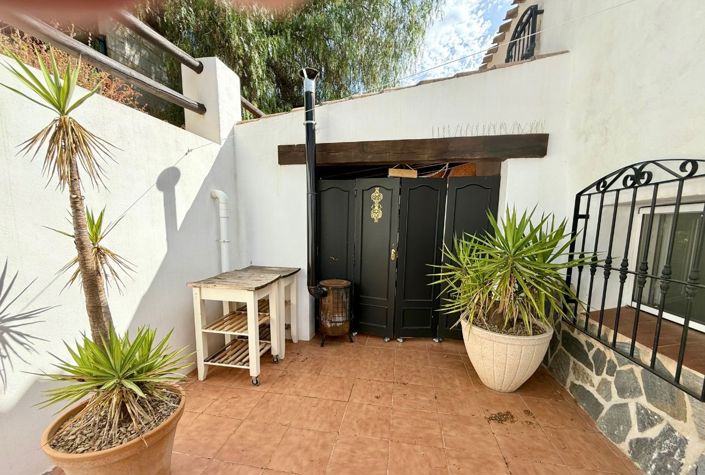 Image No.34-3 Bed Farmhouse for sale