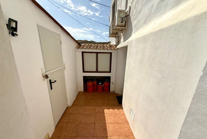 Image No.40-3 Bed Farmhouse for sale