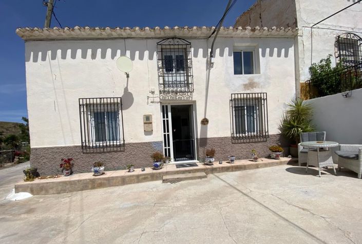 Image No.1-5 Bed Townhouse for sale