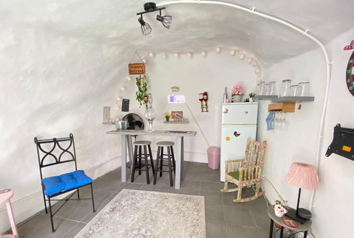 Image No.27-5 Bed Townhouse for sale