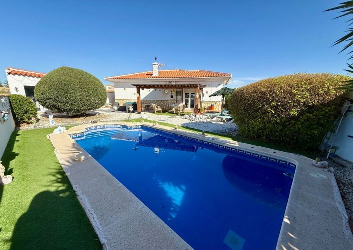 Image No.1-3 Bed Villa for sale