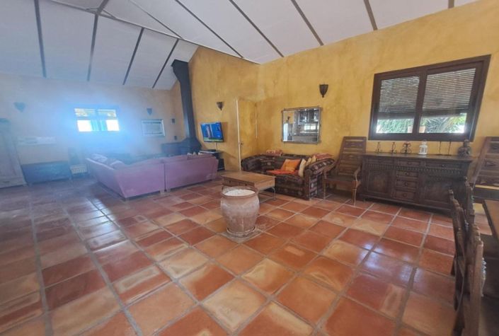 Image No.12-4 Bed Country House for sale