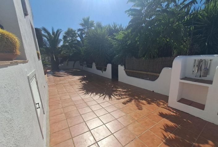 Image No.27-4 Bed Country House for sale