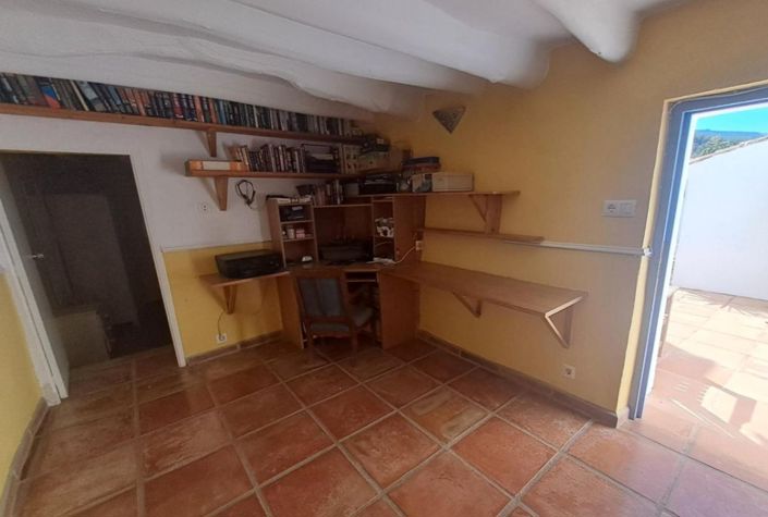 Image No.32-4 Bed Country House for sale