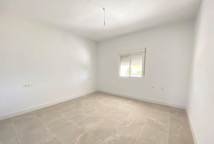 Image No.15-4 Bed Villa for sale