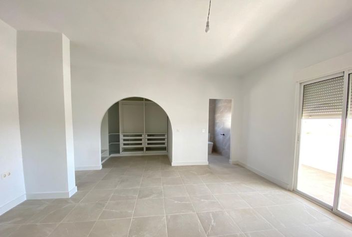 Image No.26-4 Bed Villa for sale