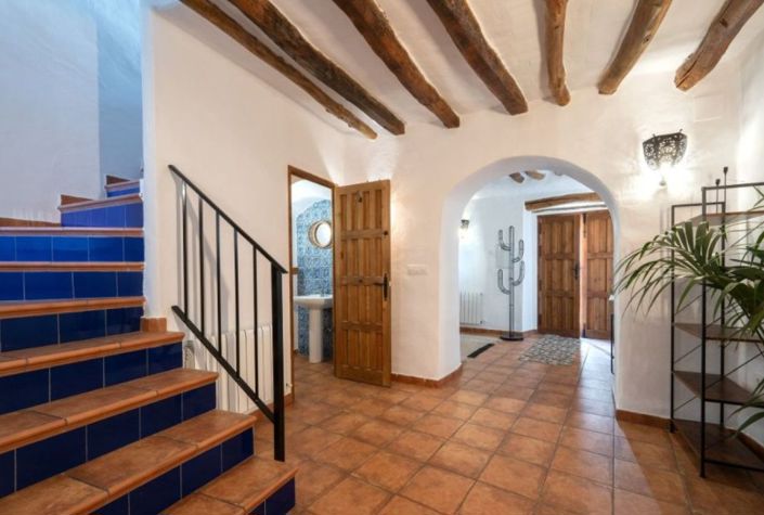 Image No.13-4 Bed Townhouse for sale