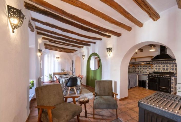 Image No.14-4 Bed Townhouse for sale