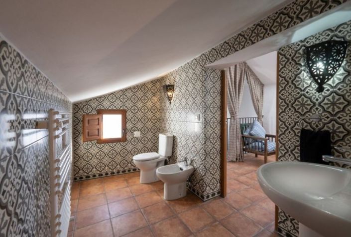 Image No.18-4 Bed Townhouse for sale