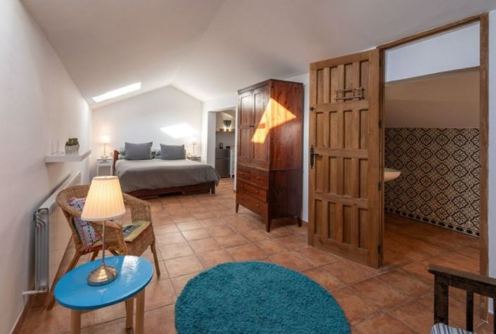 Image No.19-4 Bed Townhouse for sale