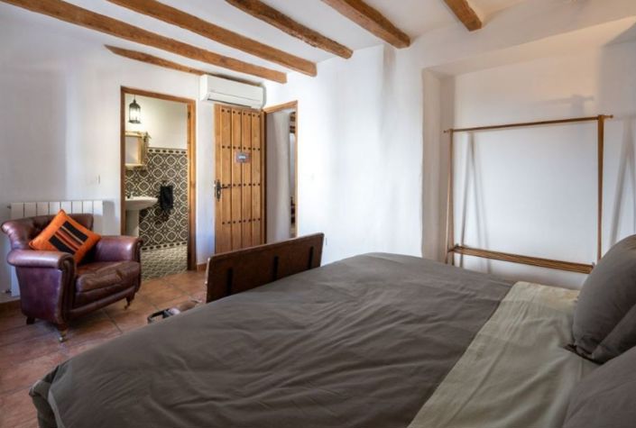 Image No.32-4 Bed Townhouse for sale