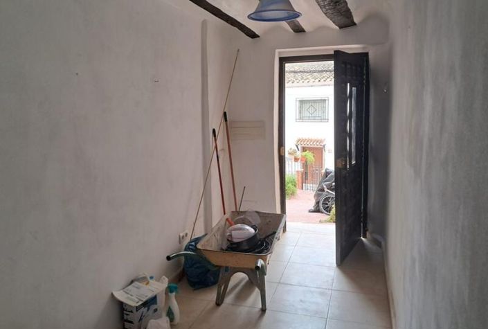 Image No.14-3 Bed Townhouse for sale