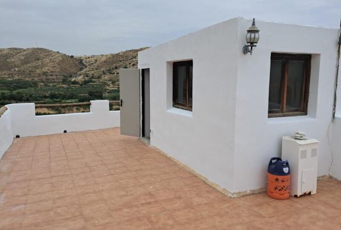 Image No.16-3 Bed Townhouse for sale