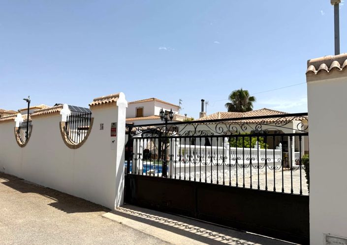 Image No.9-3 Bed Villa for sale