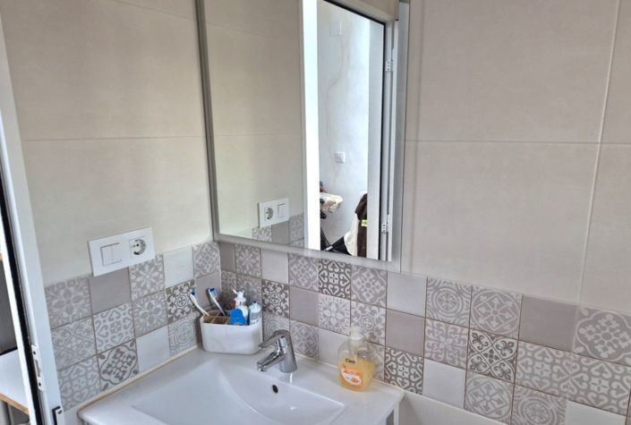 Image No.14-2 Bed Townhouse for sale