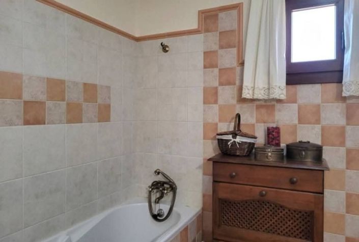 Image No.29-3 Bed Country House for sale