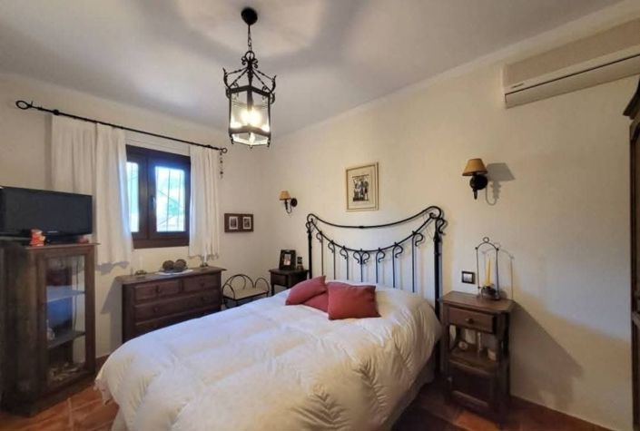 Image No.32-3 Bed Country House for sale