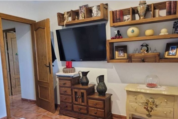 Image No.37-3 Bed Country House for sale