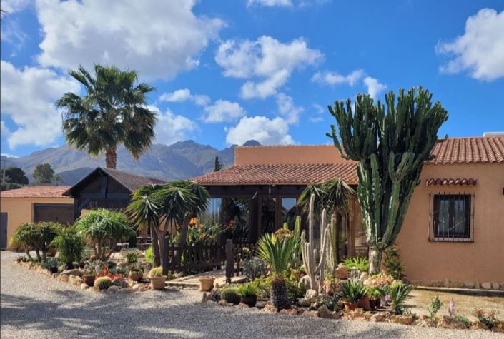 Image No.39-3 Bed Country House for sale