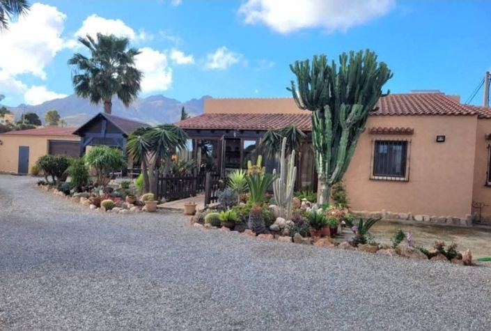 Image No.5-3 Bed Country House for sale