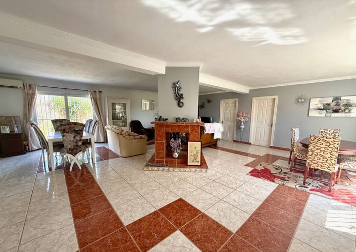 Image No.10-3 Bed Villa for sale