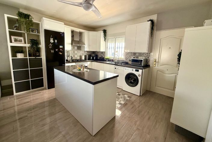 Image No.12-2 Bed Villa for sale