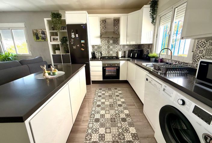 Image No.3-2 Bed Villa for sale