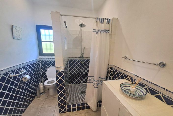 Image No.20-7 Bed Country House for sale