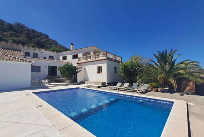 Image No.1-6 Bed Villa / Detached for sale
