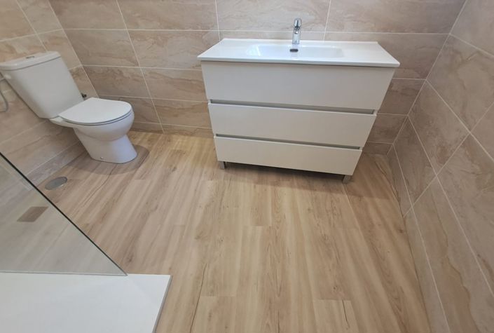 Image No.20-6 Bed Villa / Detached for sale