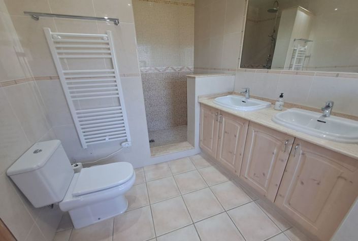 Image No.26-6 Bed Villa / Detached for sale