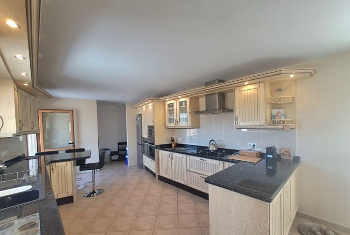 Image No.3-6 Bed Villa / Detached for sale