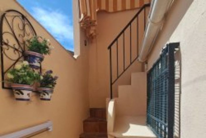 Image No.19-3 Bed Townhouse for sale