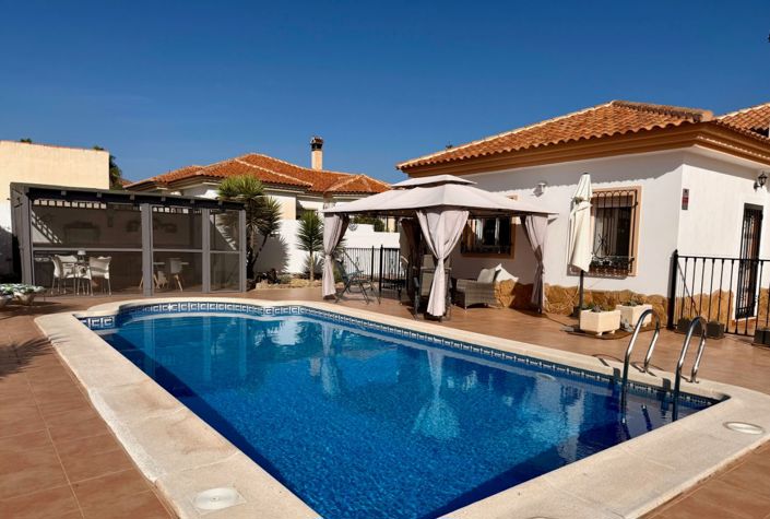 Image No.1-3 Bed Villa for sale