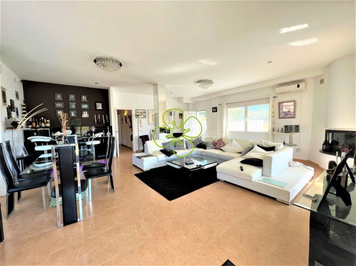 Image No.15-5 Bed Villa for sale