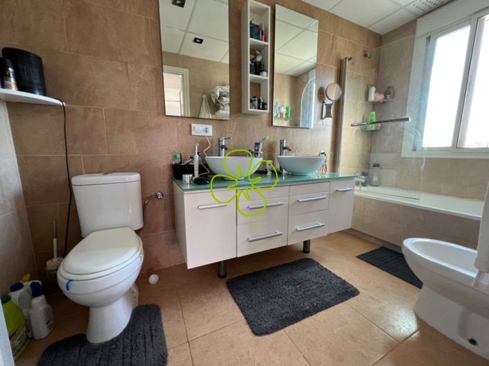 Image No.8-5 Bed Villa for sale