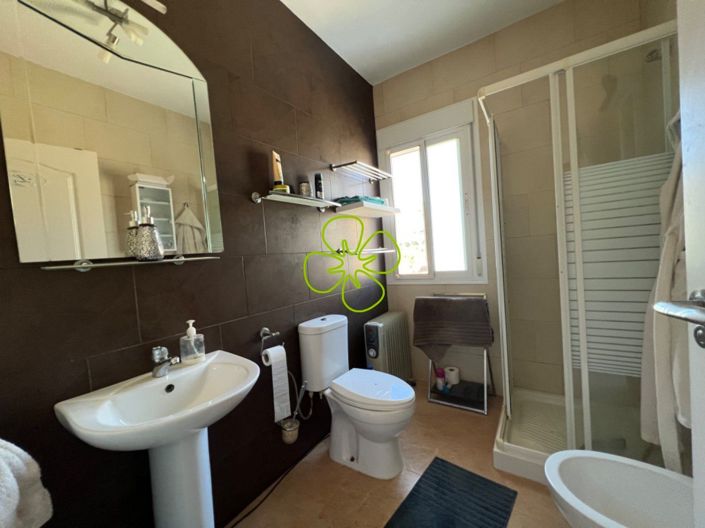 Image No.10-5 Bed Villa for sale