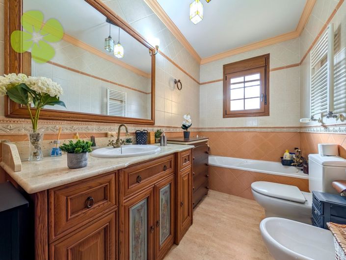 Image No.16-5 Bed Villa for sale