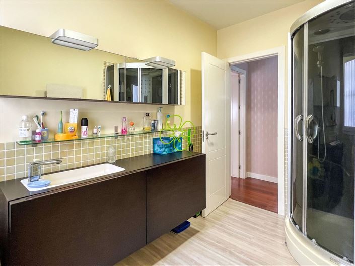 Image No.14-3 Bed Flat for sale