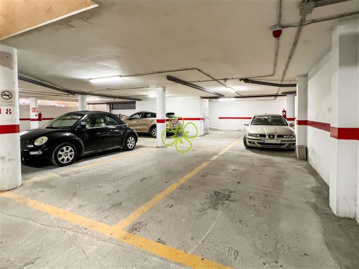 Image No.21-3 Bed Flat for sale