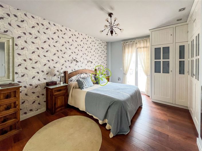 Image No.8-3 Bed Flat for sale