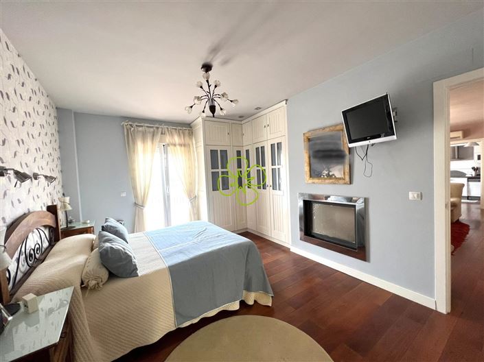 Image No.9-3 Bed Flat for sale