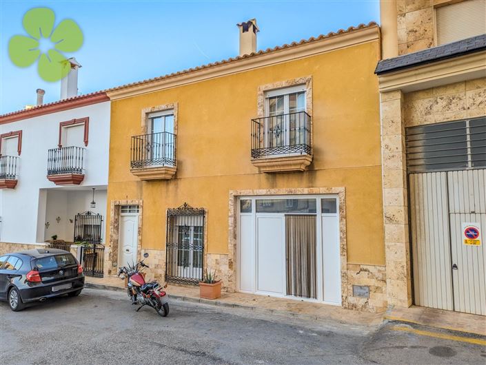 Image No.1-4 Bed Village House for sale