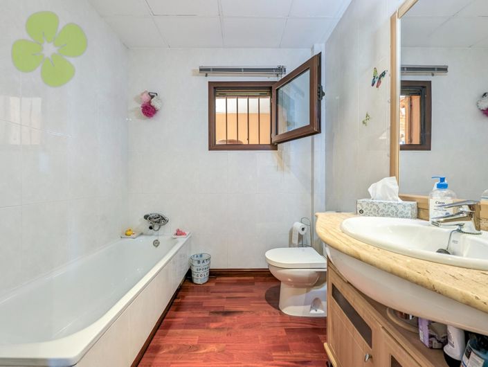 Image No.19-5 Bed Villa for sale